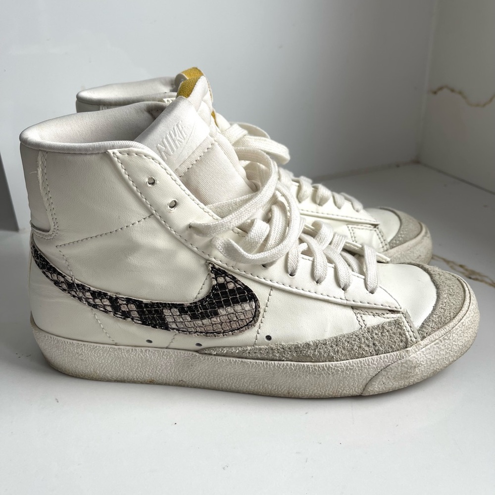 Nike Blazer Mid '77 SE 'Snakeskin' sneakers size 6.5